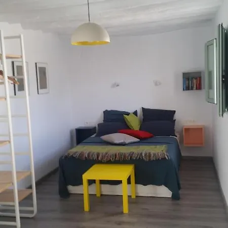 Bed & Breakfast Casa Los Tejones 2*